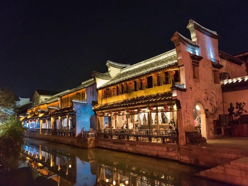 除夕火车票开票即售罄！多条航线全价经济舱也卖光了